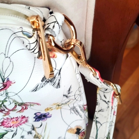 Floral Crossbody Bag - Picture 7 of 7